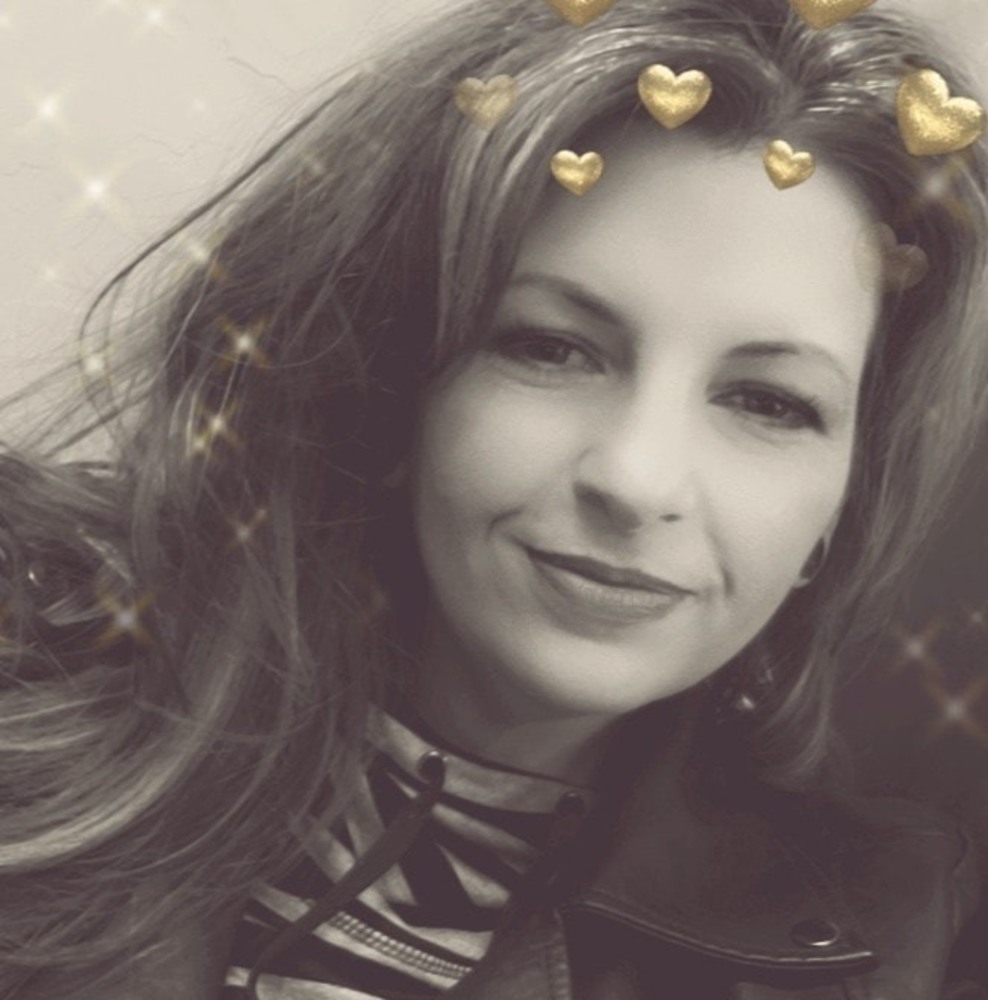 Meet your Posher, Crystal